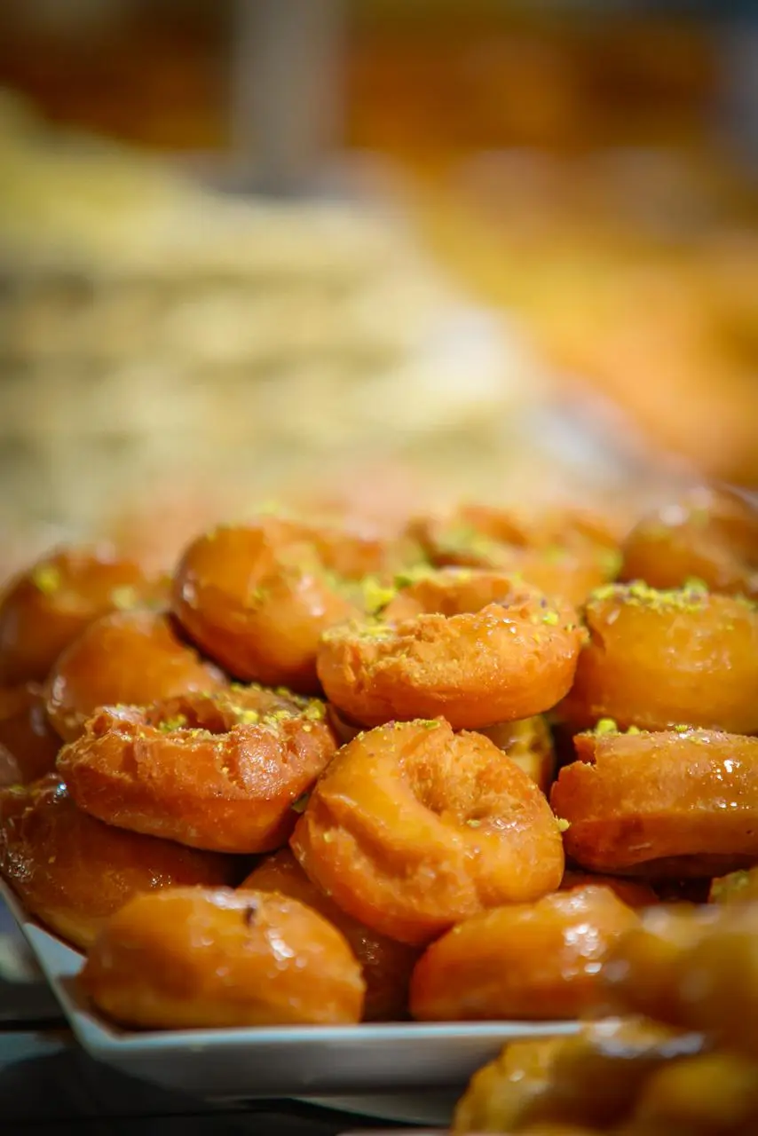 Yoyos beignets tunisiens au miel et pistache au buffet desserts de l'Hôtel Hammamet Beach, Hammamet Tunisie